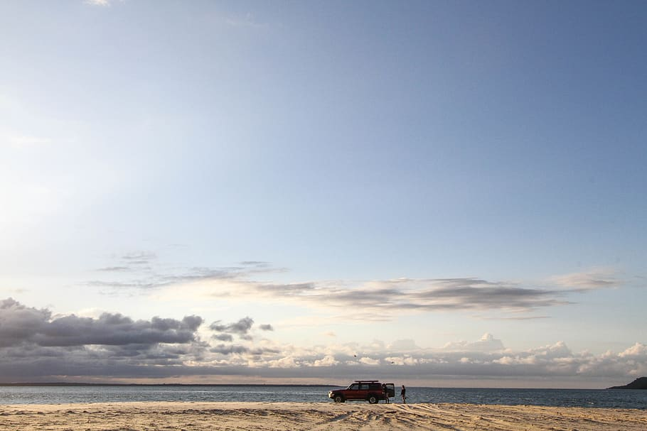 Drive along the 75-mile Beach for an Adventurous and unique experience. 
